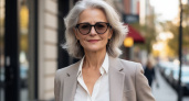 Стилисты назвали 8 цветов, которые после 55 лет крадут молодость: проверьте свой гардероб