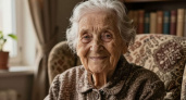 Столетняя женщина назвала бассейн и шоколад главными секретами своего долголетия