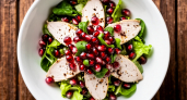Куриная грудка да гранат — и кушать подано: улетный салатик тру быстрее «Шубы» — ярко и вкусно