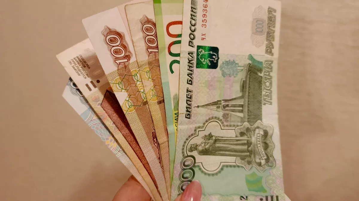 Половина работающих россиянок заявили о недовольстве своими зарплатами