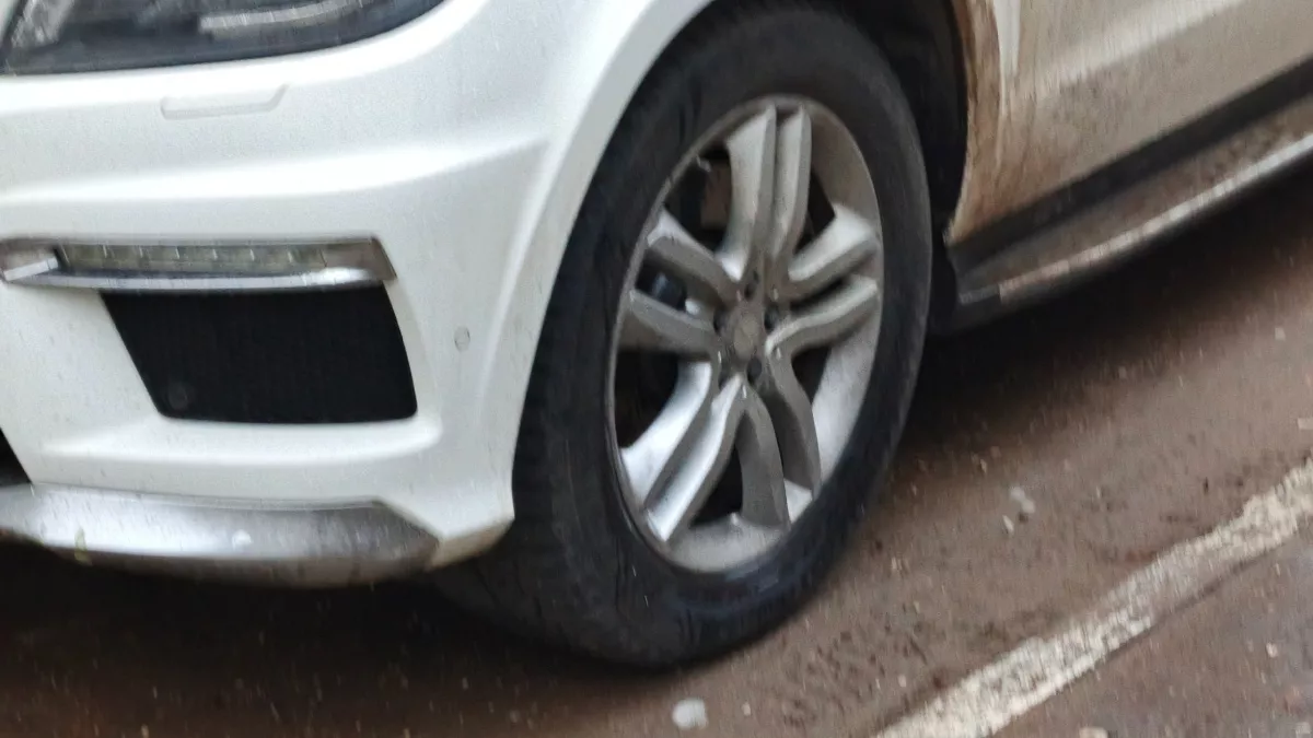 В Санкт-Петербурге машина насмерть задавила пятилетнего мальчика на парковке жилого дома