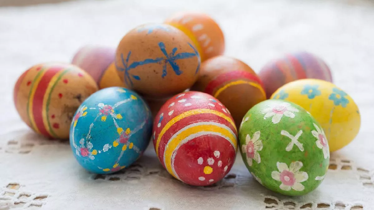 Эффект дорого-богато: реально сияющие яйца на пасху в трендовом цвете бордо — хит 2026 года