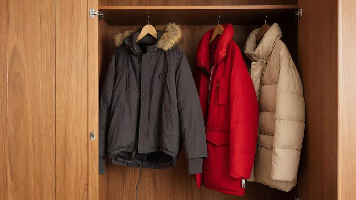 Никакой затхлости в шкафу: секретный лайфхак хранения зимних вещей - реально пахнут дорогим парфюмом до следующей зимы