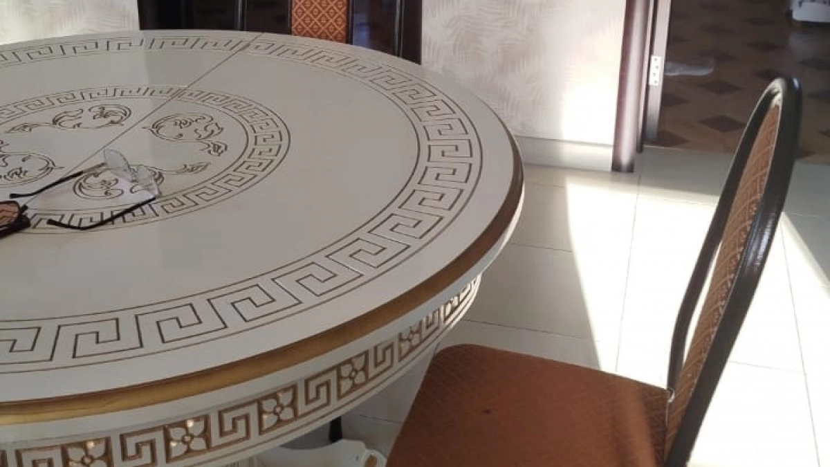 Одинаковые тумбочки, кровати и шкафы вышли из моды: сейчас все предпочитают эти варианты