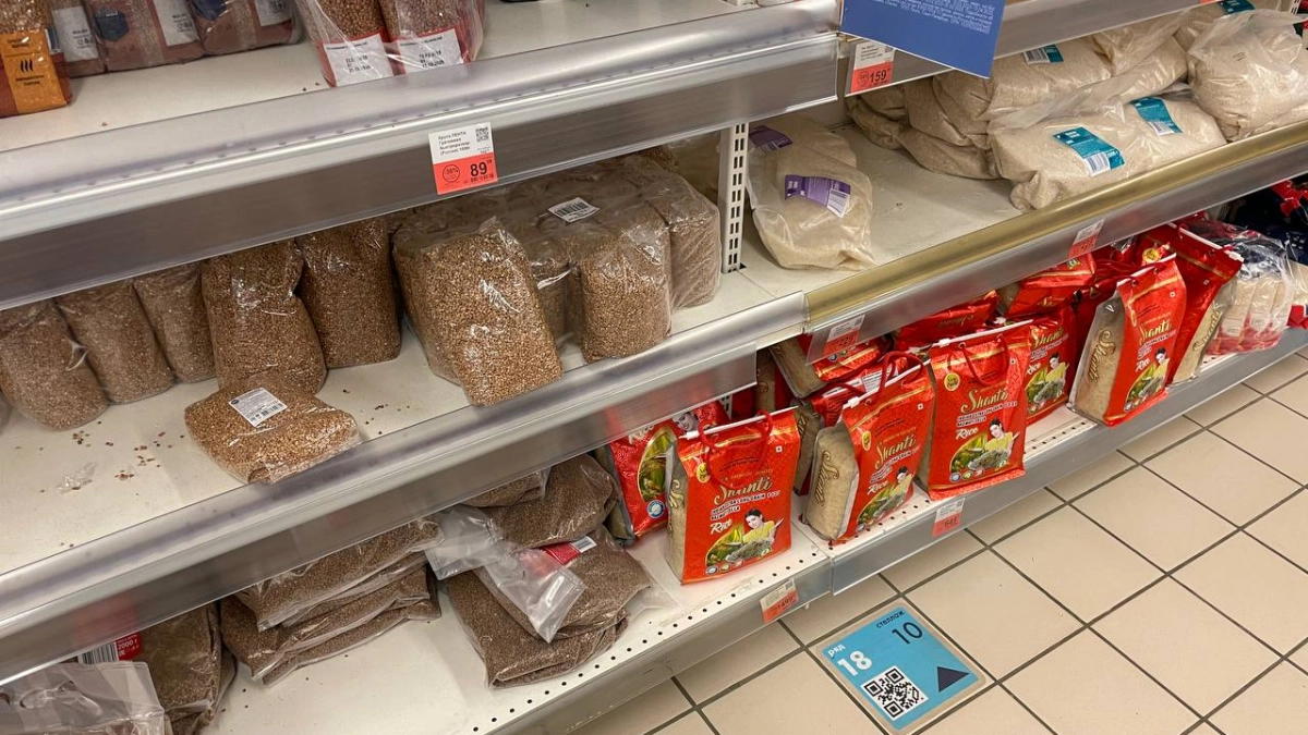 Эксперт Евгения Калинина рассказала об опасности покупки крупы на развес в магазинах